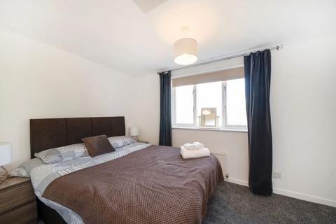 3 bedroom semi-detached house to rent, Rickard Close, London, Greater London, NW4