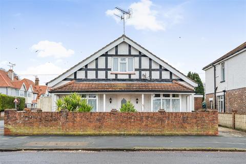 5 bedroom detached bungalow for sale, Linden Road, Bognor Regis