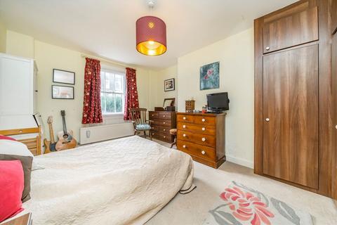 3 bedroom flat for sale, St. Augustines Road, London NW1