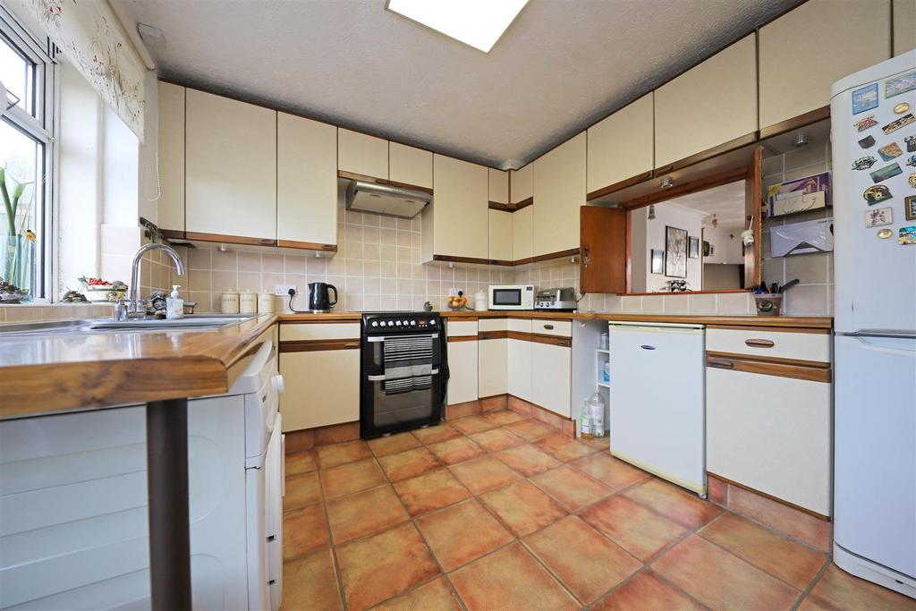 Nicholas james west way kitchen 1.jpg
