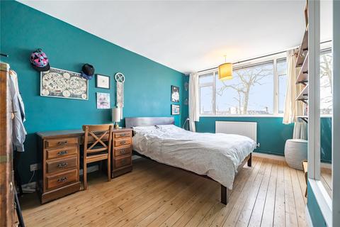 3 bedroom terraced house for sale, Limes Walk, Linden Grove, London