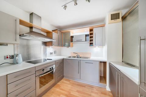 2 bedroom flat for sale, Sydenham Road, Guildford, GU1