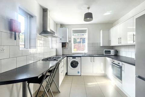 1 bedroom in a house share to rent, Midland Street, Sheffield S1
