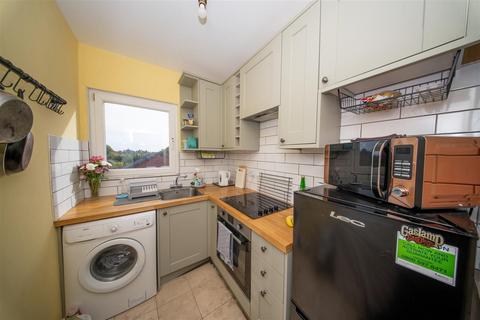 1 bedroom flat for sale, Hempson Avenue, Slough SL3