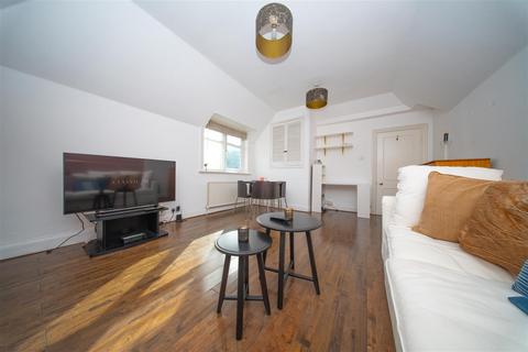 undefined, Hempson Avenue, Slough SL3