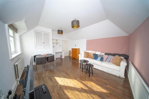 undefined, Hempson Avenue, Slough SL3