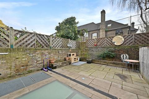 7 bedroom terraced house for sale, Batoum Gardens, London W6