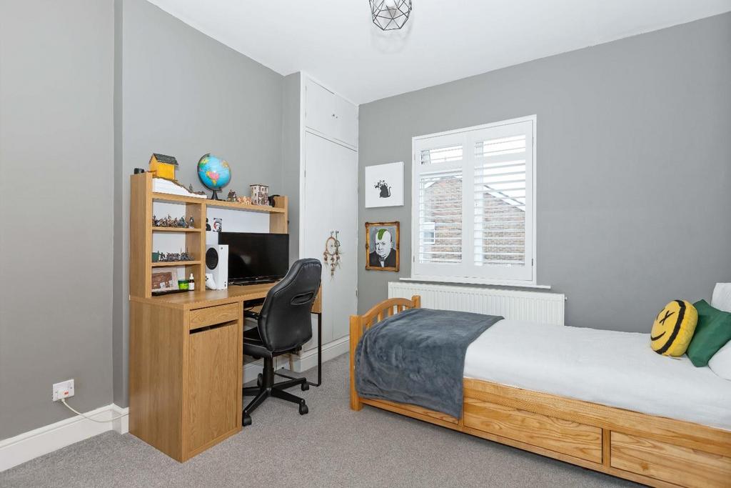 5 Myrtle Crescent 8.JPG