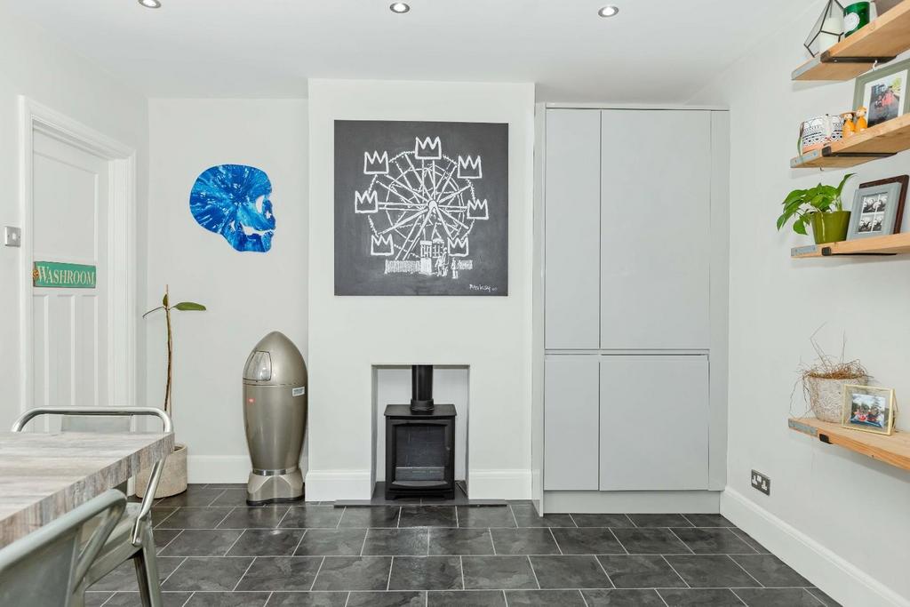 5 Myrtle Crescent 17.JPG