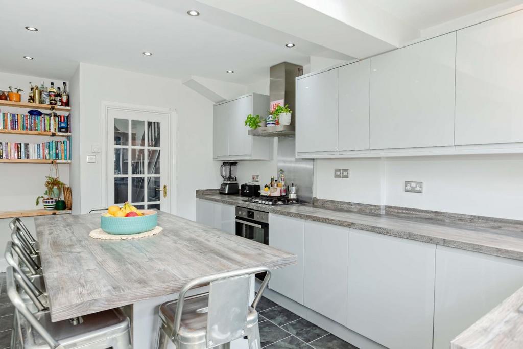 5 Myrtle Crescent 19.JPG