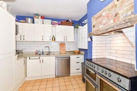 4 bedroom terraced house for sale, High Street, Queenborough, Sheerness, Kent