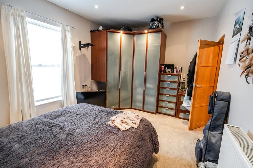 Bedroom 1 (2)