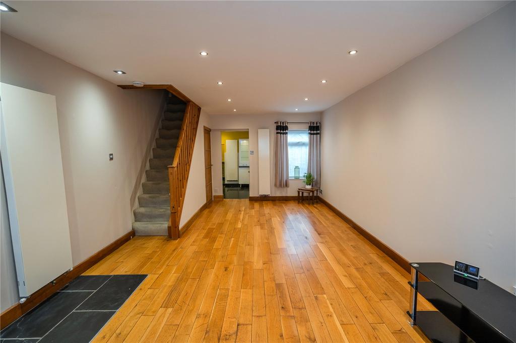 Living Room (2)
