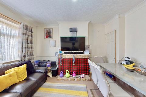 2 bedroom ground floor maisonette for sale, Lansbury Drive, Hayes UB4