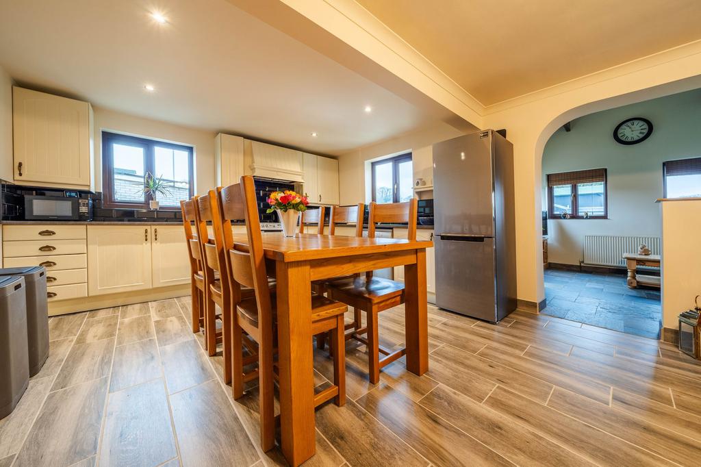 Kitchen diner
