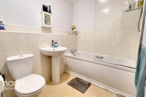 Apartment 4, 30 Brompton Road, Hamilton, Leicester, LE5 1PQ