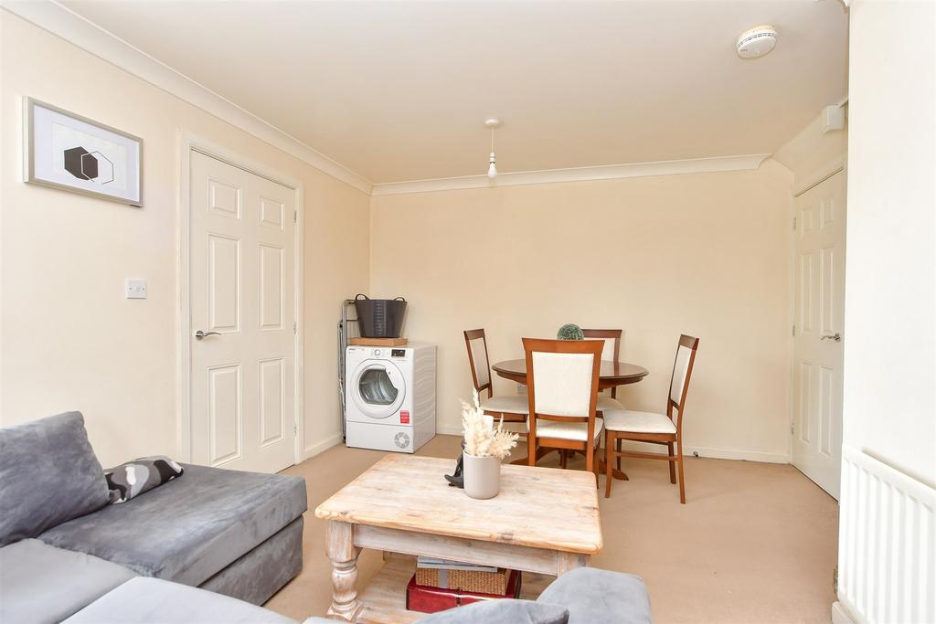 Lounge/ Dining Area