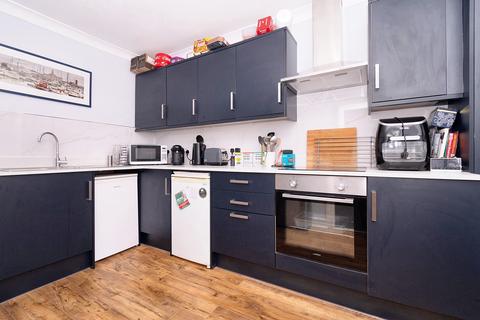2 bedroom flat for sale, Wellington Crescent, Ramsgate, Kent, CT11