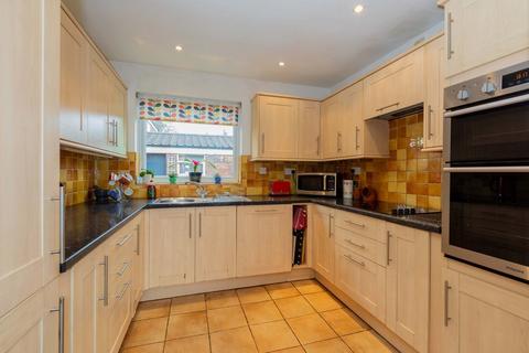 4 bedroom detached house for sale, Turpins Green, Maidenhead SL6