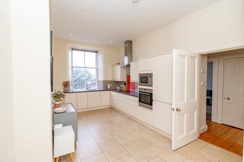 15/6 Comiston Terrace, Edinburgh, EH10 6AJ