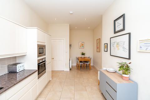 15/6 Comiston Terrace, Edinburgh, EH10 6AJ