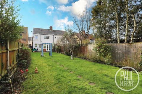 3 bedroom semi-detached house for sale, Laurel Road, Kirkley, NR33