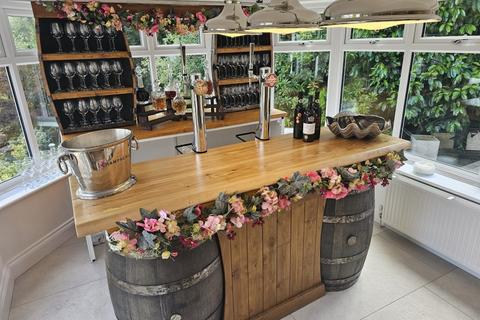 Bar and nightclub for sale, Mobile Bars Business Located Near Truro