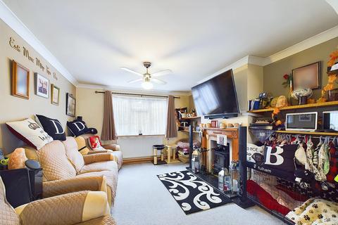 3 bedroom semi-detached house for sale, Kingston Road, High Wycombe, Buckinghamshire