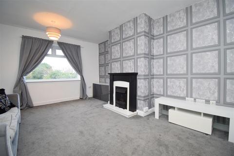 3 bedroom semi-detached house to rent, George-A-Green Road, Wakefield WF2