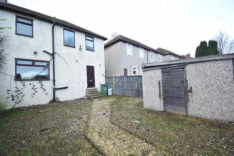 3 bedroom semi-detached house to rent, George-A-Green Road, Wakefield WF2