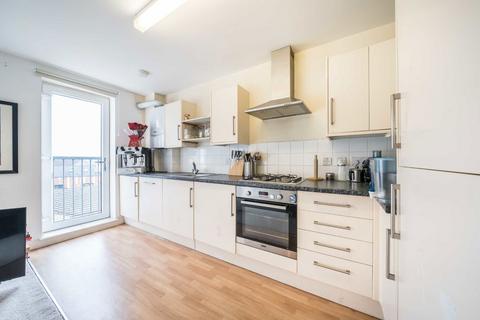 2 bedroom flat to rent, Collent Street, London E9