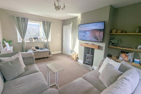 13 Highfield Drive, Luddendenfoot, Halifax, HX2 6QD