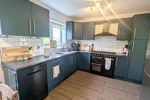 13 Highfield Drive, Luddendenfoot, Halifax, HX2 6QD