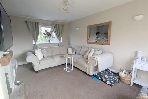 13 Highfield Drive, Luddendenfoot, Halifax, HX2 6QD