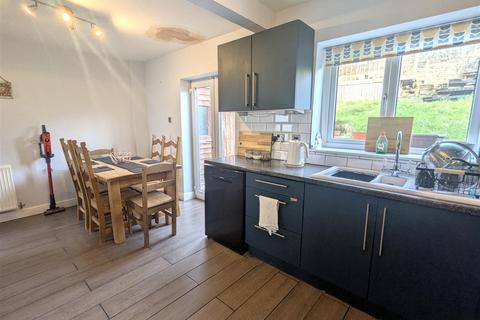 13 Highfield Drive, Luddendenfoot, Halifax, HX2 6QD