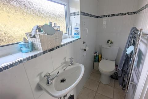 13 Highfield Drive, Luddendenfoot, Halifax, HX2 6QD