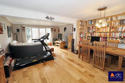 22 Ramsey Close, Greenford, UB6 0SU