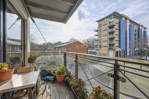 1 bedroom flat for sale, Ocean Wharf, Isle Of Dogs, London, E14