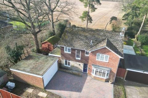 5 bedroom detached house for sale, St Michaels Close, North Waltham, RG25