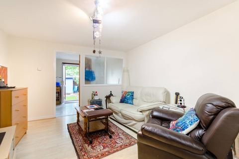 18 Conifer Gardens, Sutton, SM1 3JT