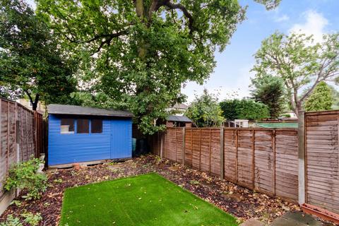 18 Conifer Gardens, Sutton, SM1 3JT