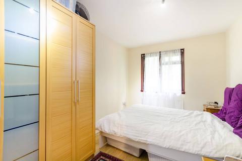 18 Conifer Gardens, Sutton, SM1 3JT