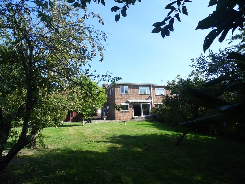 The Chimes, Benfleet 4 bed property £299,995