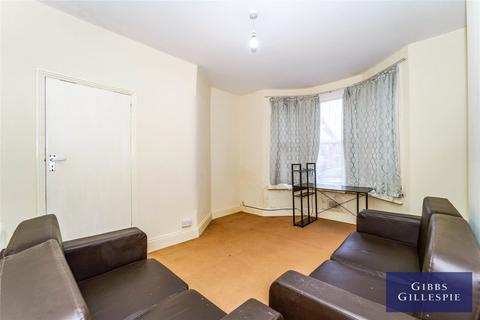 3 bedroom semi-detached house to rent, Fairholme Road, Harrow, HA1