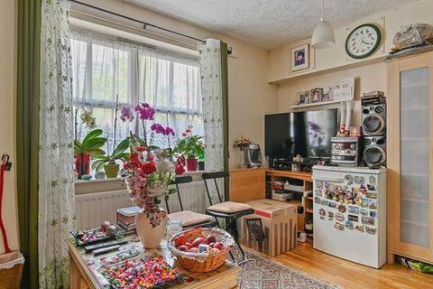 2 bedroom flat for sale, Shaftesbury Gardens, London, NW10