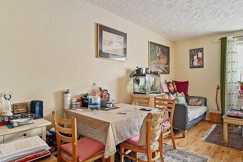 2 bedroom flat for sale, Shaftesbury Gardens, London, NW10