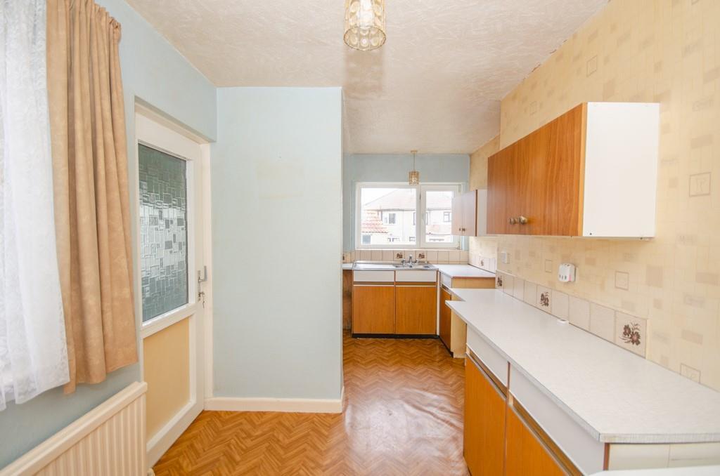 Kitchen pic 2.jpg