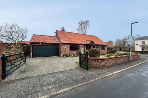 3 bedroom detached bungalow for sale, Front Street, Laxton, Goole