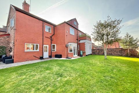 5 bedroom end of terrace house for sale, Gawsworth Avenue, Didsbury