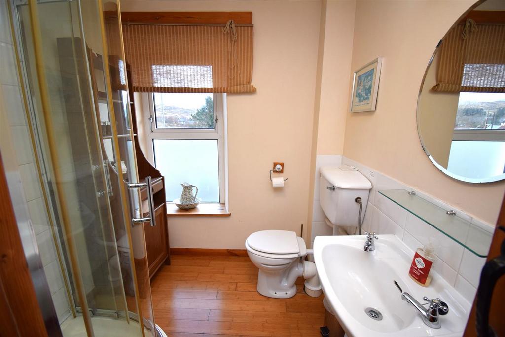 Bathroom.JPG